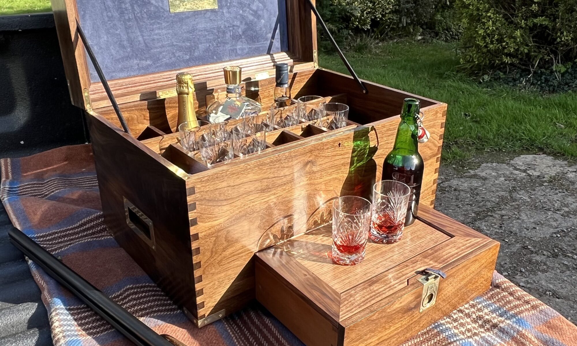Portable Drinks Cabinet – J Rowland Bespoke Woodwork